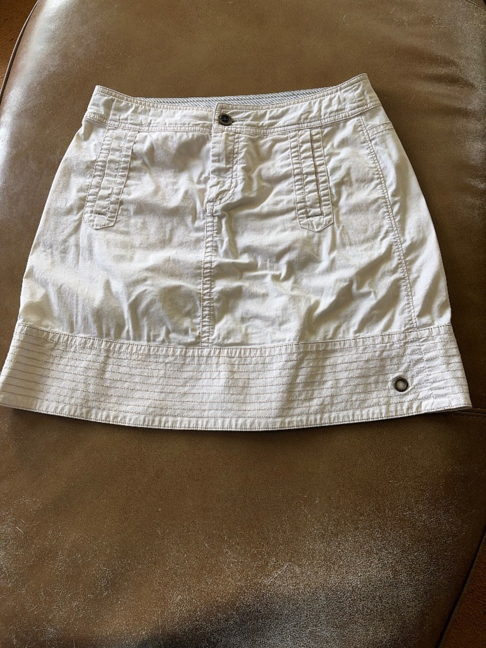 Anthropology  Hei Hei cream Woman’s Skirt size 6